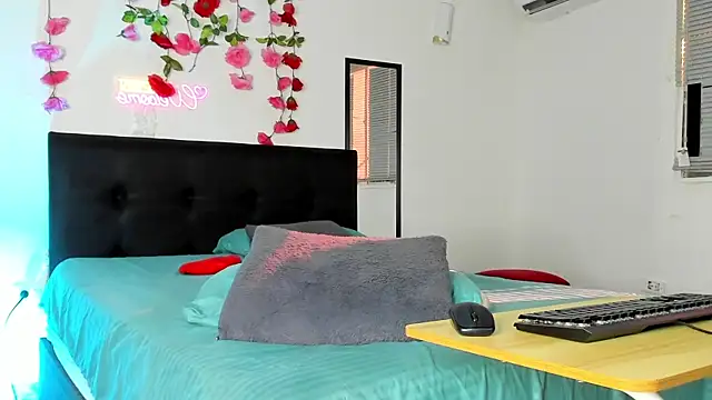 Snapshot of AlanaParker6_ chatting on 01-22-25, 01:32 AlanaParker6  online show from 01-22-25, 01:32