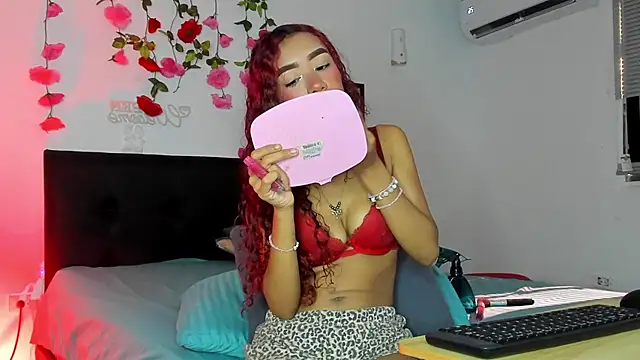 Snapshot of AlanaParker6_ chatting on 01-24-25, 02:08 AlanaParker6  online show from 01-24-25, 02:08