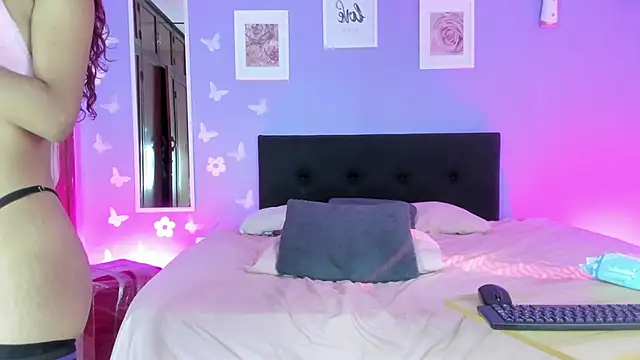 Snapshot of AlanaParker6_ chatting on 03-13-25, 01:29 AlanaParker6  online show from 03-13-25, 01:29