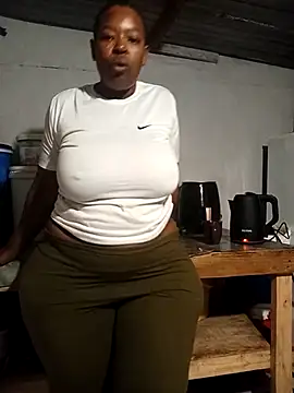 Snapshot of curvyloneah75 chatting on 02-22-26, 05:55 curvyloneah75 online show from 02-22-26, 05:55