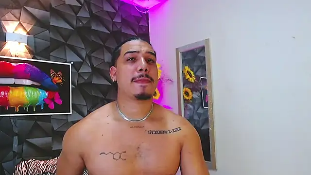 Snapshot of charlys_sex chatting on 02-10-25, 11:23 charlys sex online show from 02-10-25, 11:23