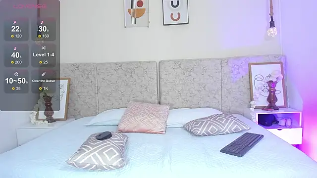 Snapshot of artemiss_ chatting on 01-24-25, 07:39 artemiss online show from 01-24-25, 07:39