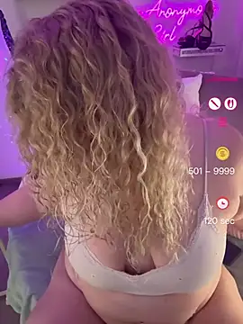 CurvyAnonymousGirl89 online show from 04-28-26, 03:06