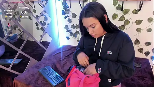 Snapshot of Megan_sophia2 chatting on 02-11-25, 01:09 Megan sophia2 online show from 02-11-25, 01:09