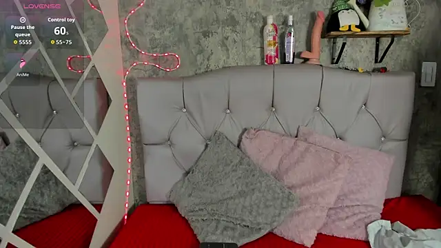 Snapshot of Megan_sophia2 chatting on 09-11-25, 03:45 Megan sophia2 online show from 09-11-25, 03:45