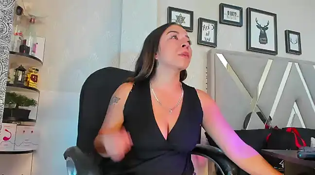 Snapshot of natacha__black_ chatting on 01-25-25, 10:07 natacha  black  online show from 01-25-25, 10:07