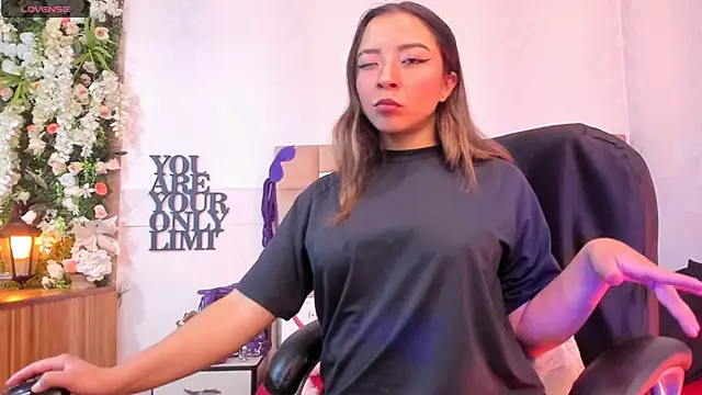 Snapshot of natacha__black_ chatting on 01-29-25, 03:15 natacha  black  online show from 01-29-25, 03:15