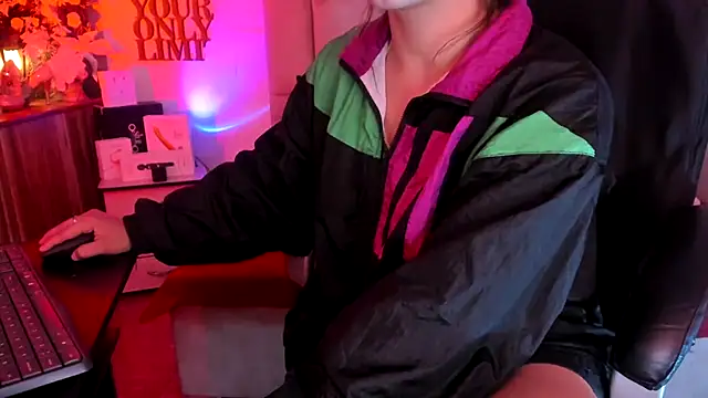 Snapshot of natacha__black_ chatting on 02-23-25, 04:02 natacha  black  online show from 02-23-25, 04:02