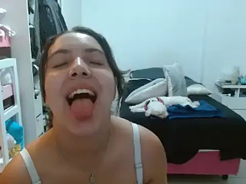 Snapshot of xBubblyBarbiexx chatting on 01-28-25, 02:11 xBubblyBarbiexx online show from 01-28-25, 02:11