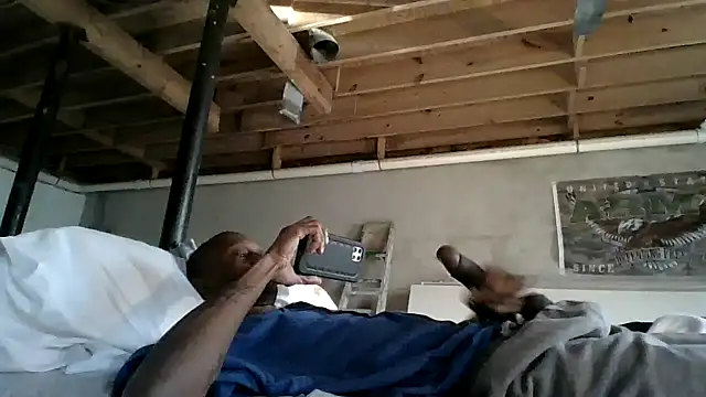 Snapshot of KinGKane84 chatting on 12-12-24, 08:43 KinGKane84 online show from 12-12-24, 08:43