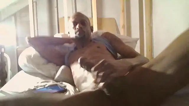 Snapshot of KinGKane84 chatting on 02-23-25, 07:17 KinGKane84 online show from 02-23-25, 07:17