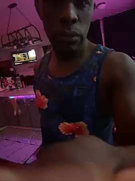 Snapshot of Bignc chatting on 09-17-25, 10:11 Bignc online show from 09-17-25, 10:11