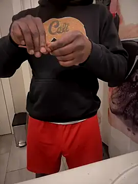 Snapshot of Bignc chatting on 10-13-25, 02:44 Bignc online show from 10-13-25, 02:44