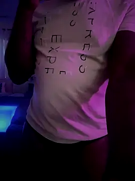 Snapshot of Bignc chatting on 10-16-25, 06:09 Bignc online show from 10-16-25, 06:09