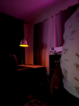 Snapshot of Bignc chatting on 10-31-25, 12:22 Bignc online show from 10-31-25, 12:22