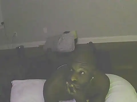 Snapshot of Bignc chatting on 11-25-25, 02:22 Bignc online show from 11-25-25, 02:22