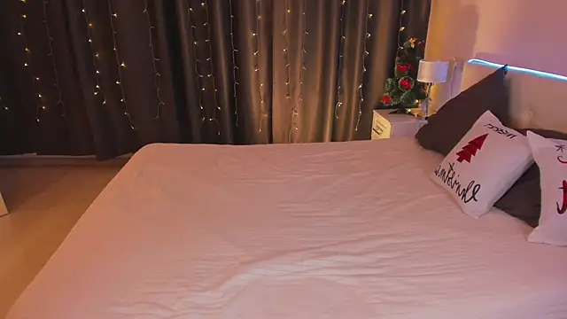 Snapshot of Kleo_Godde chatting on 01-08-25, 05:59 Kleo Godde online show from 01-08-25, 05:59