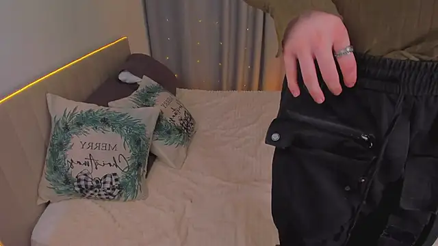 Snapshot of Kleo_Godde chatting on 01-15-25, 12:30 Kleo Godde online show from 01-15-25, 12:30