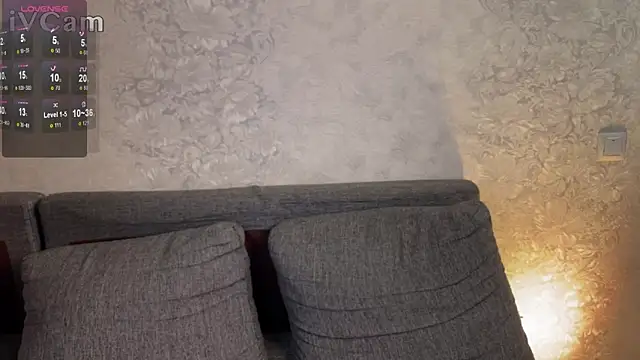 Snapshot of Kleo_Godde chatting on 02-27-25, 09:36 Kleo Godde online show from 02-27-25, 09:36