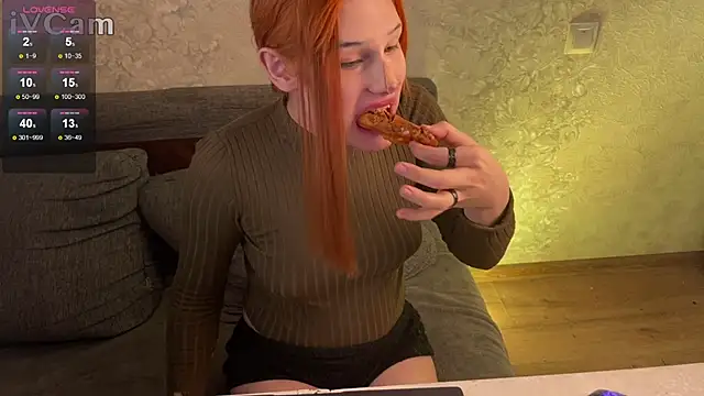 Snapshot of Kleo_Godde chatting on 03-06-25, 06:48 Kleo Godde online show from 03-06-25, 06:48