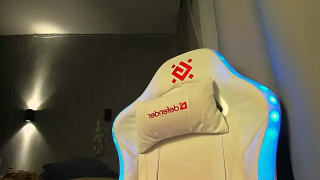 Snapshot of Kleo_Godde chatting on 11-12-25, 04:35 Kleo Godde online show from 11-12-25, 04:35