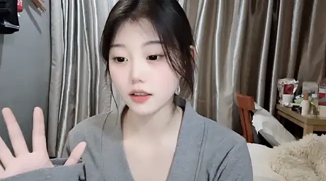 Snapshot of yangyang-1115 chatting on 02-11-25, 05:58 yangyang-1115 online show from 02-11-25, 05:58