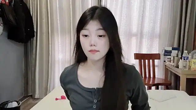 Snapshot of yangyang-1115 chatting on 02-18-25, 05:31 yangyang-1115 online show from 02-18-25, 05:31