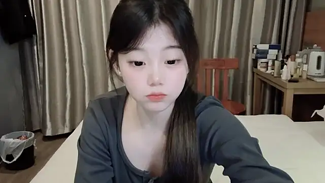 Snapshot of yangyang-1115 chatting on 02-18-25, 04:26 yangyang-1115 online show from 02-18-25, 04:26