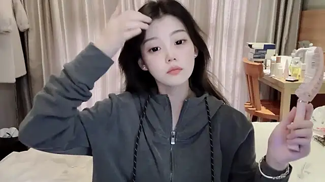 Snapshot of yangyang-1115 chatting on 02-21-25, 07:56 yangyang-1115 online show from 02-21-25, 07:56