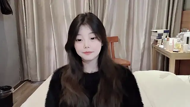 Snapshot of yangyang-1115 chatting on 02-22-25, 09:45 yangyang-1115 online show from 02-22-25, 09:45