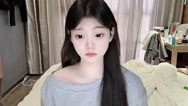 Snapshot of yangyang-1115 chatting on 03-10-25, 08:04 yangyang-1115 online show from 03-10-25, 08:04