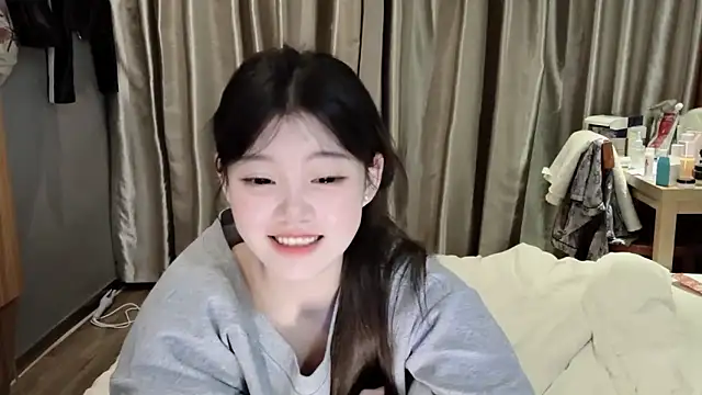 Snapshot of yangyang-1115 chatting on 03-10-25, 03:09 yangyang-1115 online show from 03-10-25, 03:09