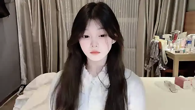 Snapshot of yangyang-1115 chatting on 03-11-25, 01:45 yangyang-1115 online show from 03-11-25, 01:45