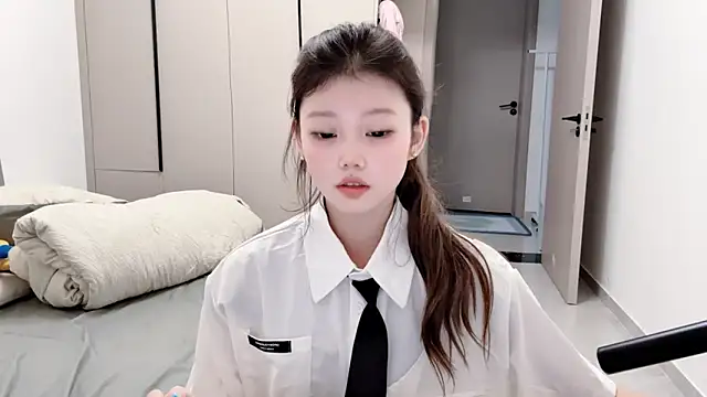 Snapshot of yangyang-1115 chatting on 10-03-25, 03:53 yangyang-1115 online show from 10-03-25, 03:53