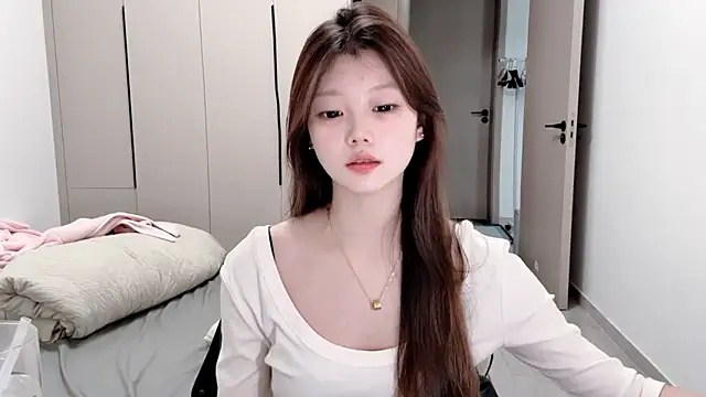 Snapshot of yangyang-1115 chatting on 10-06-25, 04:10 yangyang-1115 online show from 10-06-25, 04:10