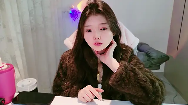 Snapshot of yangyang-1115 chatting on 12-01-25, 05:01 yangyang-1115 online show from 12-01-25, 05:01