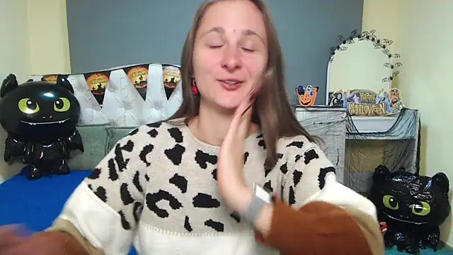 MichelLeee online show from 10-29-25, 12:18