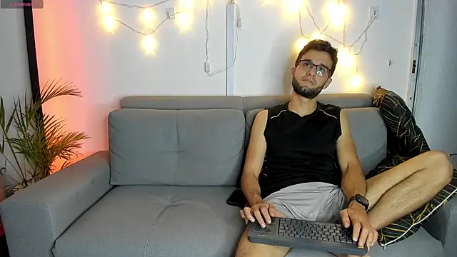 andrewChris  online show from 01-14-25, 03:32