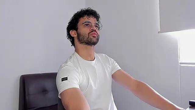 andrewChris  online show from 09-10-25, 04:07