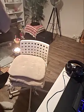 Snapshot of DaWoD030 chatting on 12-19-24, 09:06 DaWoD030 online show from 12-19-24, 09:06