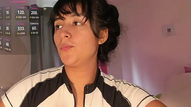 Snapshot of Lady_Rey chatting on 02-04-25, 06:38 Lady Rey online show from 02-04-25, 06:38