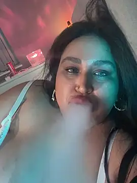 Snapshot of Sweet_PeaUK chatting on 01-19-25, 02:04 Sweet PeaUK online show from 01-19-25, 02:04