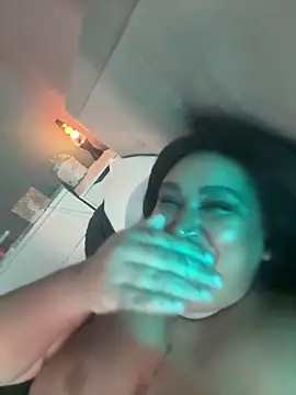 Snapshot of Sweet_PeaUK chatting on 01-19-25, 05:05 Sweet PeaUK online show from 01-19-25, 05:05