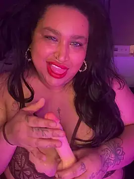 Snapshot of Sweet_PeaUK chatting on 01-21-25, 02:00 Sweet PeaUK online show from 01-21-25, 02:00