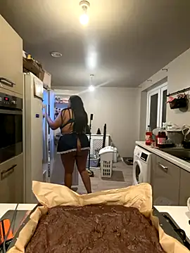 Snapshot of Sweet_PeaUK chatting on 12-15-25, 02:38 Sweet PeaUK online show from 12-15-25, 02:38