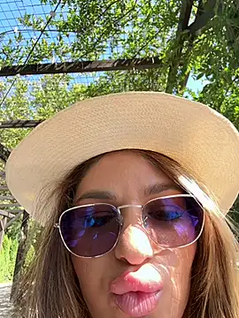 Snapshot of KiraRosse chatting on 09-14-25, 09:52 KiraRosse online show from 09-14-25, 09:52