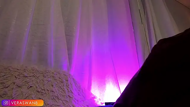 MoonSwan1 online show from 07-28-26, 04:41