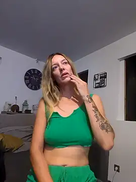 Snapshot of Ana-ya16 chatting on 09-29-25, 03:55 Ana-ya16 online show from 09-29-25, 03:55