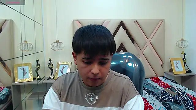 Snapshot of AndrewPherson chatting on 01-30-25, 12:48 AndrewPherson online show from 01-30-25, 12:48