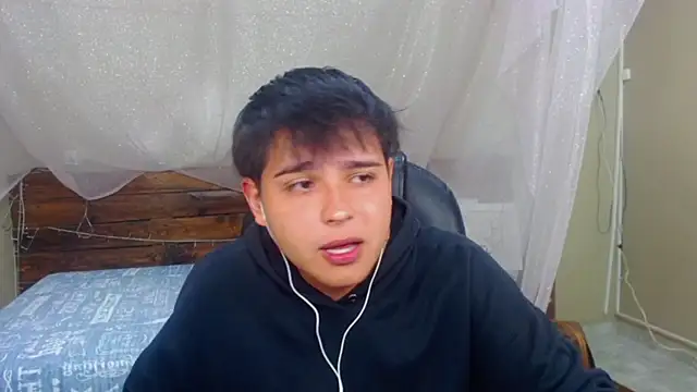 Snapshot of AndrewPherson chatting on 02-17-25, 12:05 AndrewPherson online show from 02-17-25, 12:05